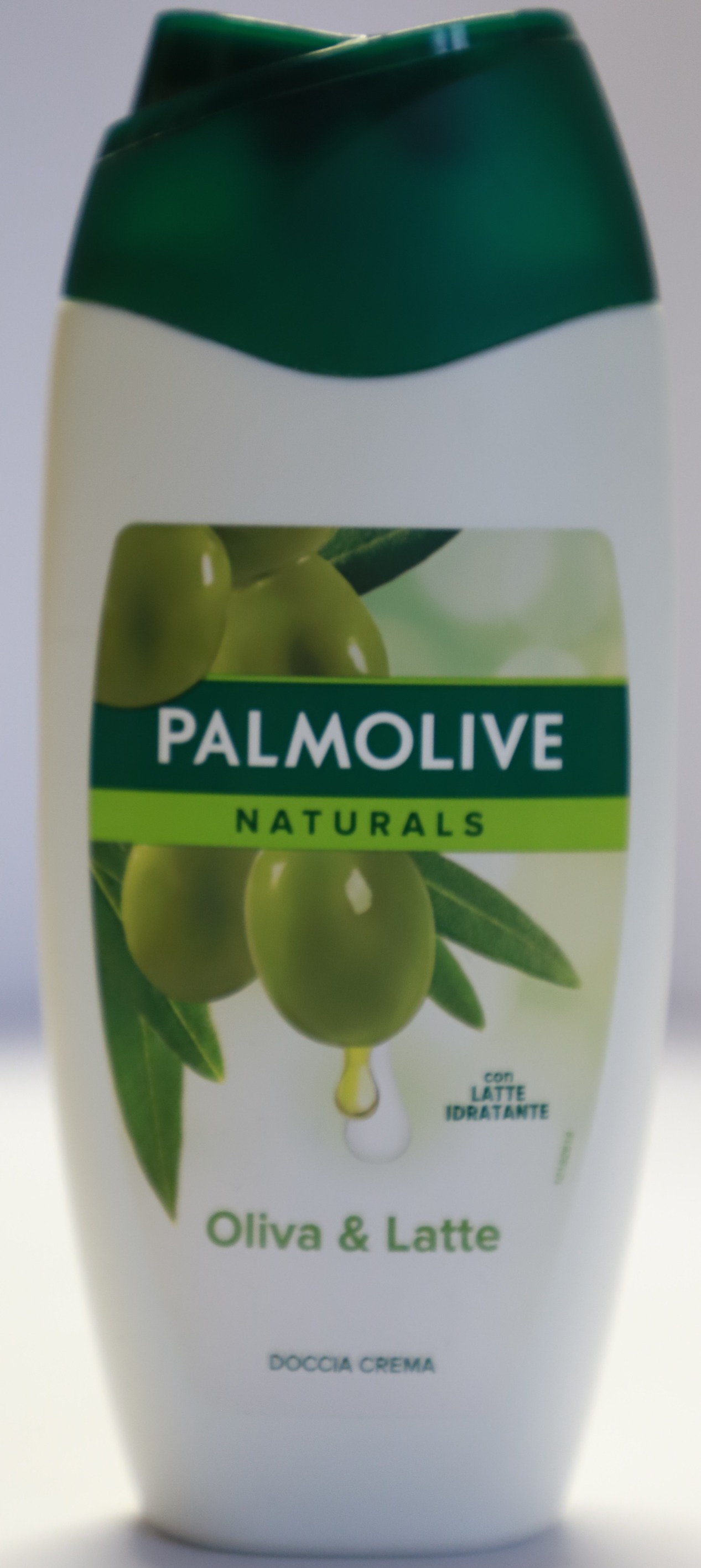 Palmolive naturals - oliva & latte – sprchový krém - foto prednej strany výrobku