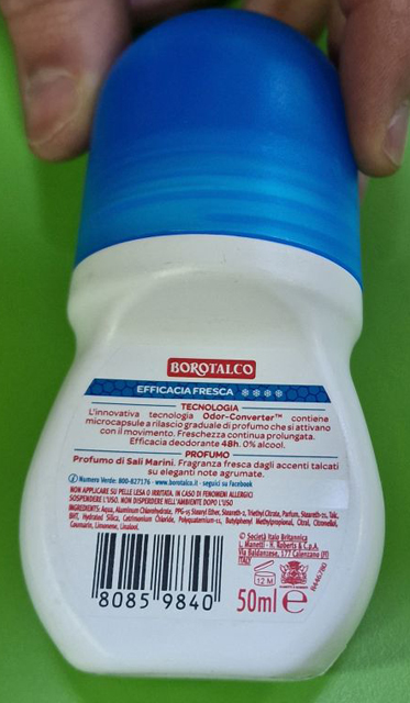foto - guľôčkový dezodorant v plastovej nádobe s vôňou morskej soli